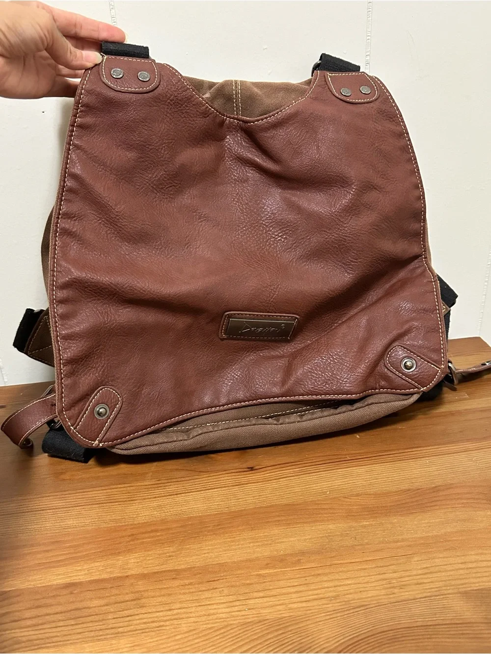 Douguyan Japanese Brown Leather Messenger Bag Unisex